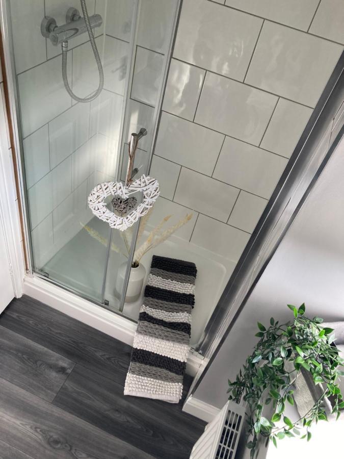 קרו Cheshire Home Stays מראה חיצוני תמונה